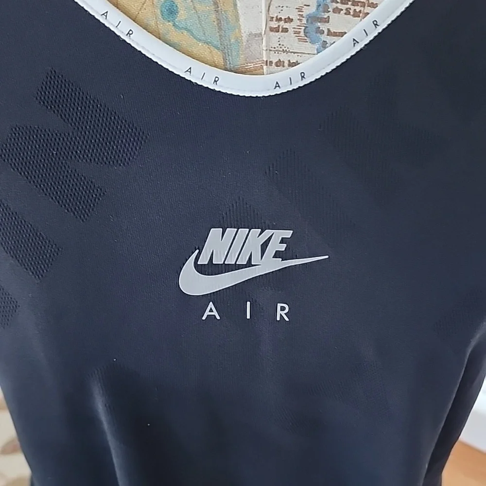 Nike Air Women's Black Drifit Top - Size 1X - Picture 2 of 8